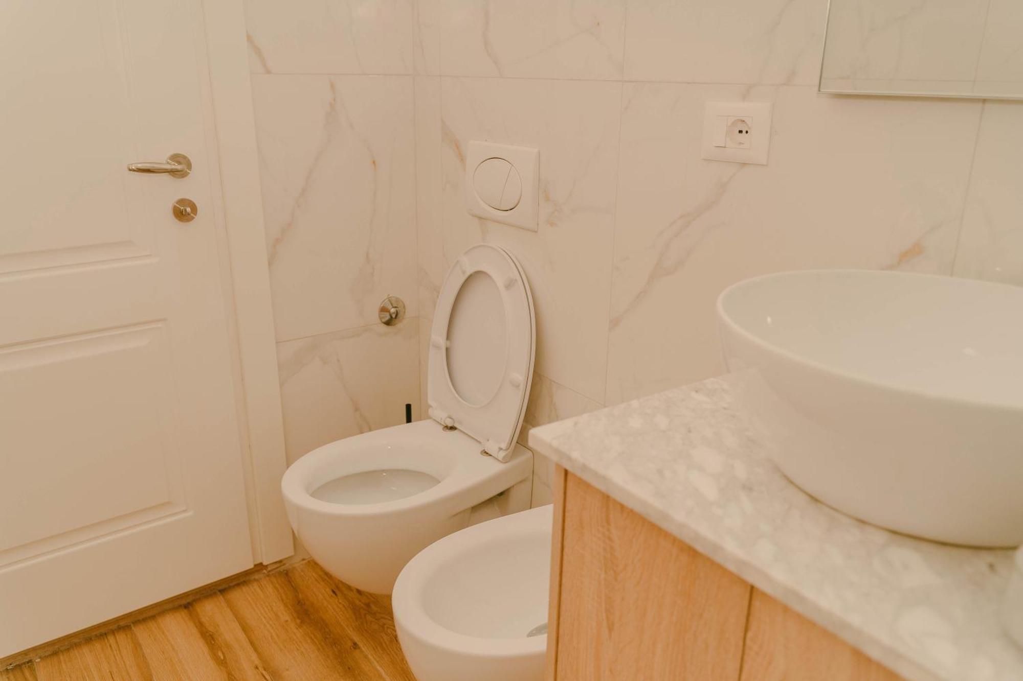 Studio Flat In Heart Of Tirana Exterior photo