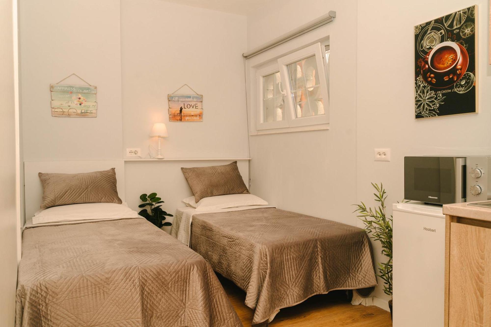 Studio Flat In Heart Of Tirana Exterior photo