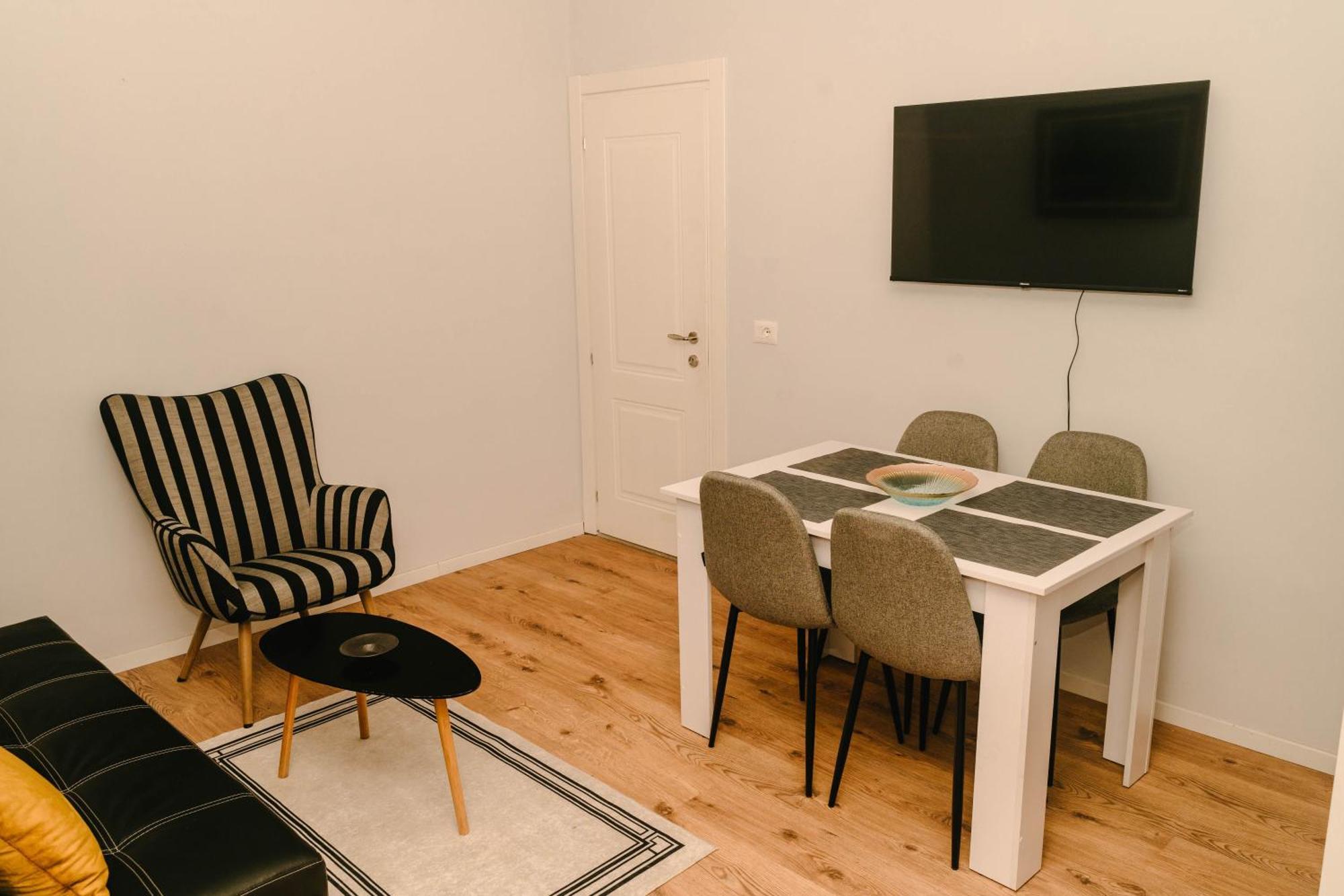 Studio Flat In Heart Of Tirana Exterior photo
