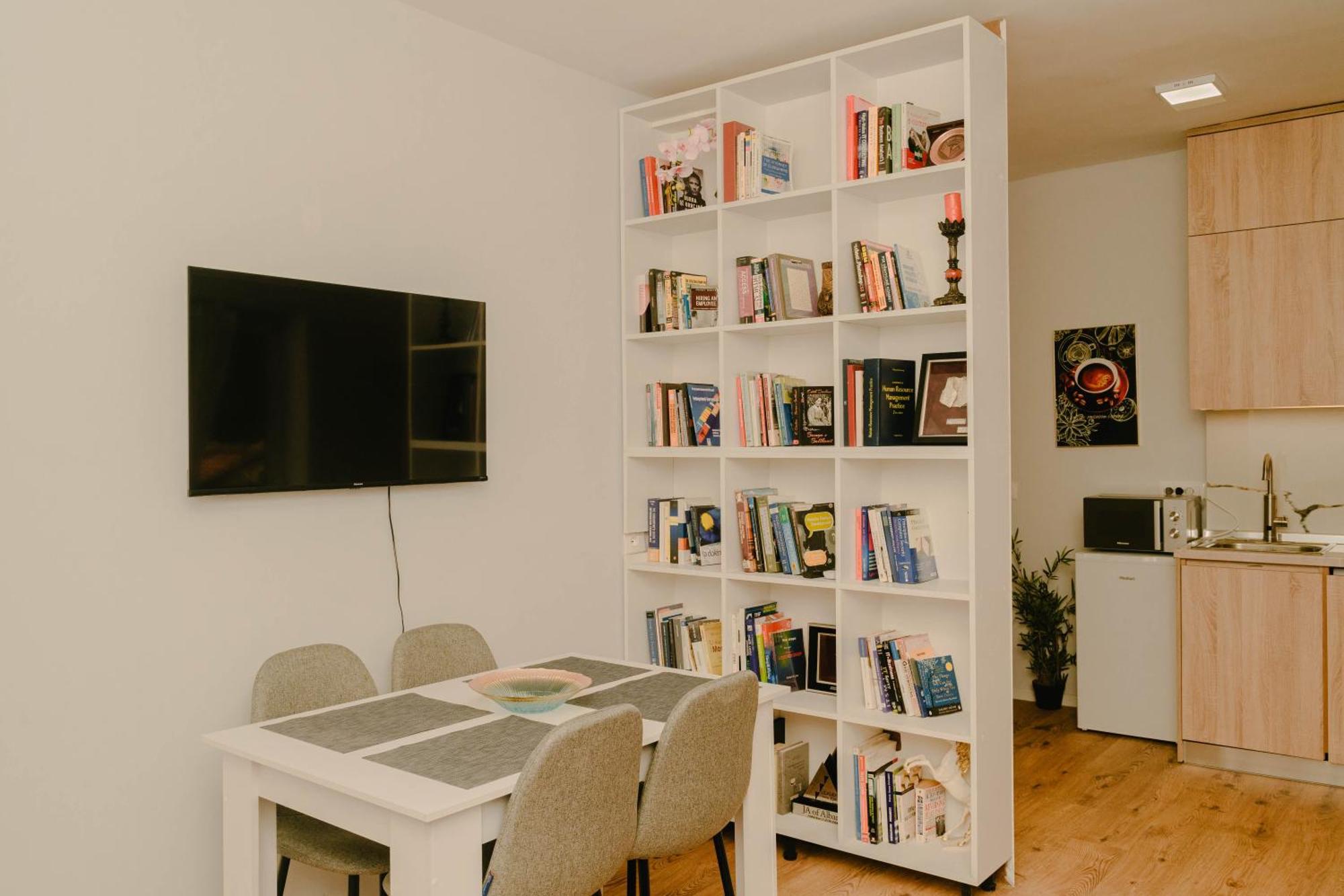 Studio Flat In Heart Of Tirana Exterior photo