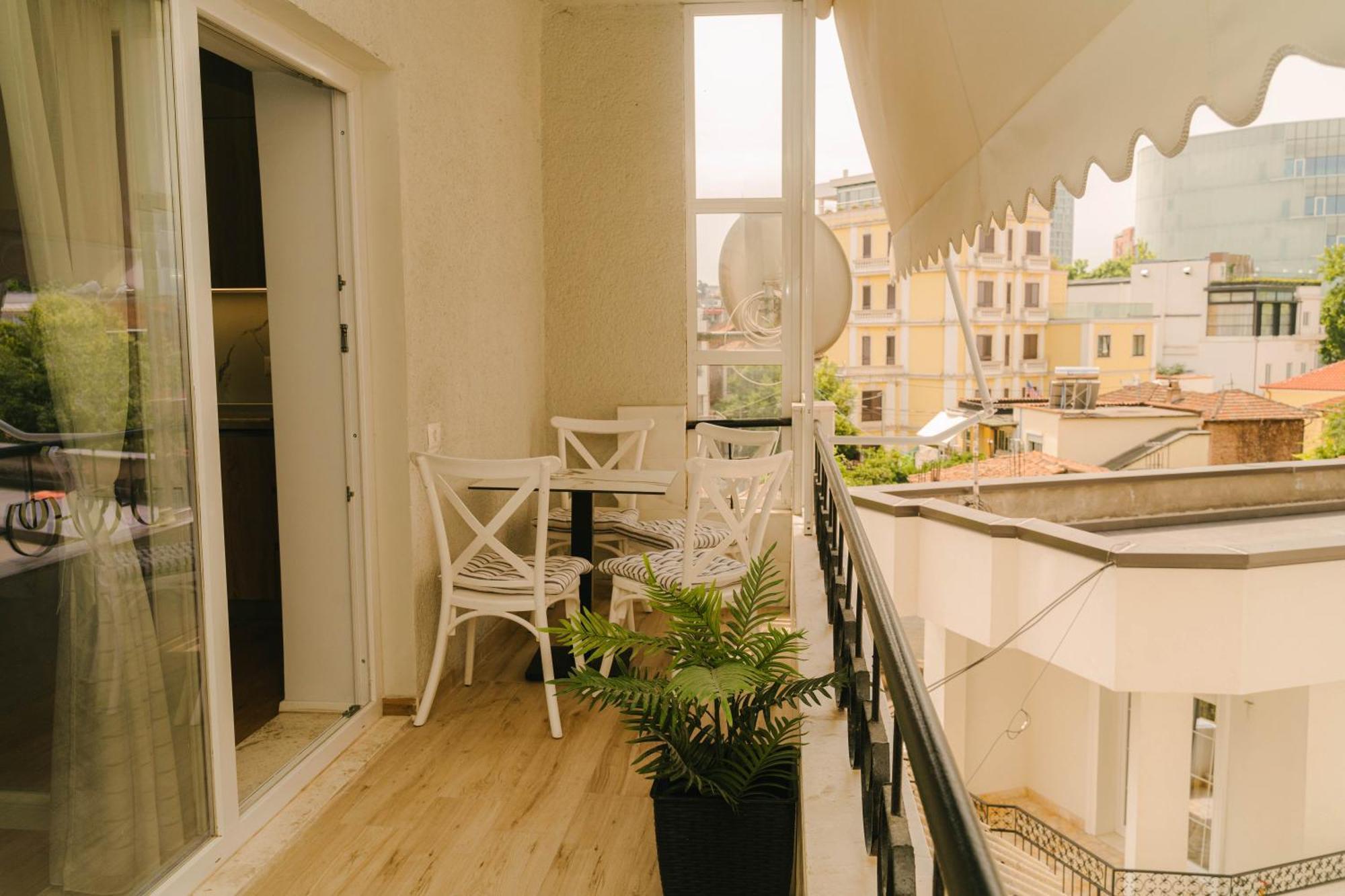 Studio Flat In Heart Of Tirana Exterior photo